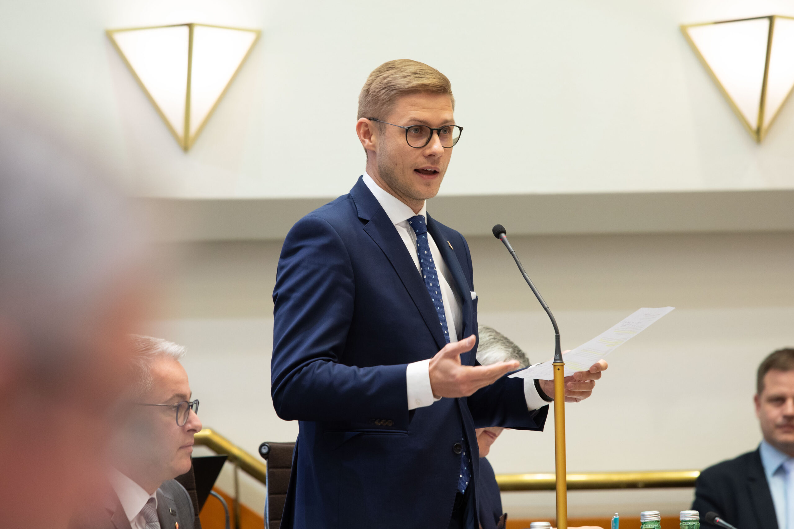 Patrik_Fazekas_Landtagssitzung_101023